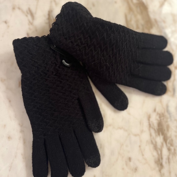 - UGG BLACK GLOVES NWT - Picture 4 of 4